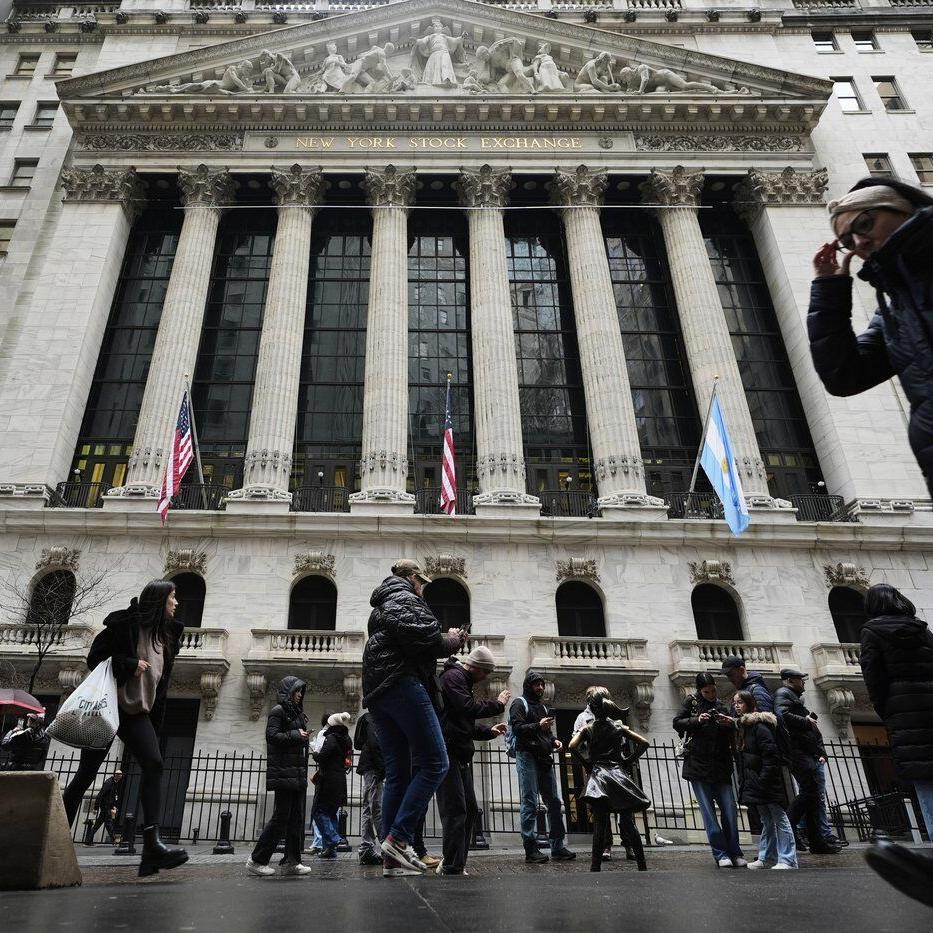 S&P/TSX composite rises on Tuesday, U.S. stocks also climb higher